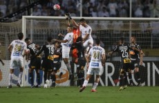 Timão vence nos pênaltis e vai à final