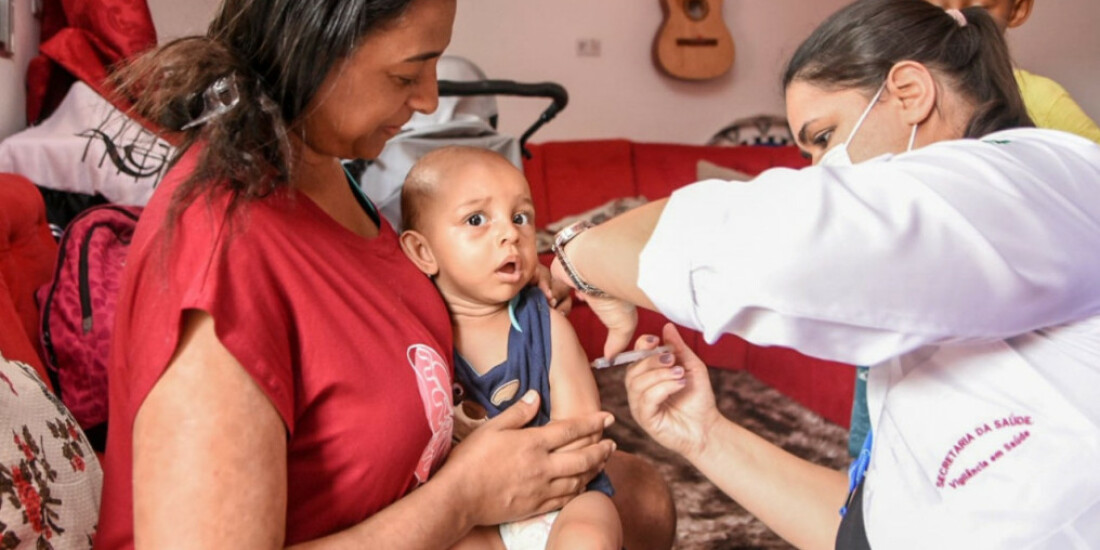 Saúde promove vacinação de bebês casa a casa