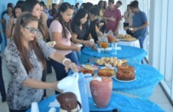 Homenageadas, mulheres ganham café da manhã
