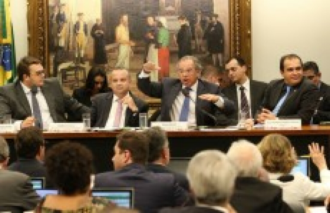 Guedes é sabatinado na CCJ do Congresso