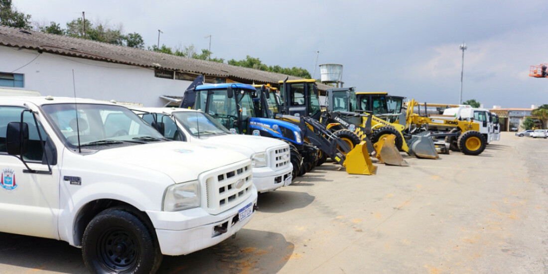 Prefeitura ganha 11 veículos e máquinas