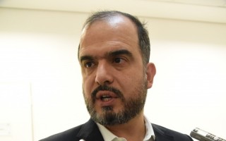 Secretário cobra organização no atendimento da Ortopedia