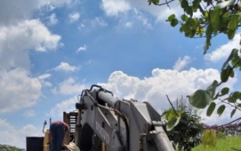 Máquina do DAEE vai ajudar na limpeza de rios