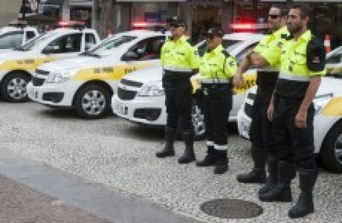 Agentes municipais de trânsito recebem novos equipamentos