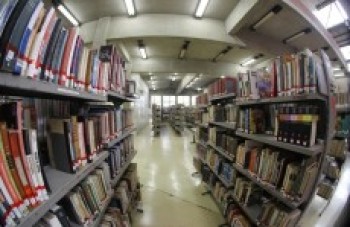 Parceria com o Estado doa 200 livros novos a biblioteca