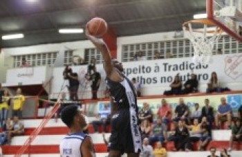 Mogi/Helbor fecha turno com vitória