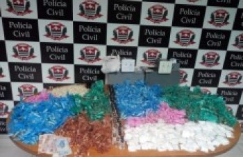 Polícia Civil apreende seis quilos de drogas