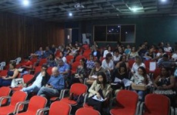 Especialistas discutem meios para criar uma escola segura