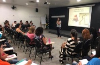 Professores de Itaquá realizam formação continuada até junho