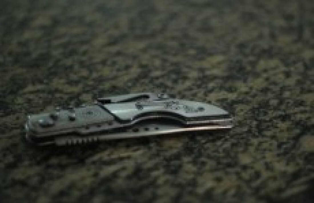 Briga em porta de escola deixa aluno com ferimento na cabeça
