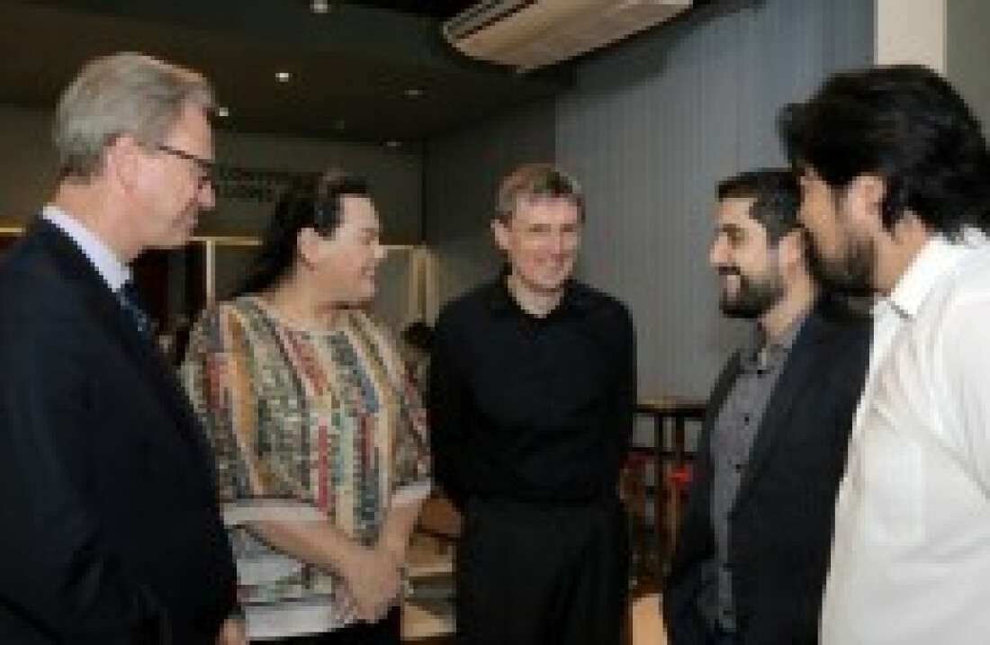 Cantor belga lota Centro Cultural em apresentação