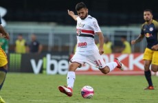 Torcida festeja classificação e retorno de Alexandre Pato