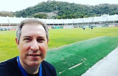 Jornalista Rafael Henzel é enterrado em Chapecó