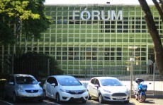 Jovem é ouvido durante audiência de instrução