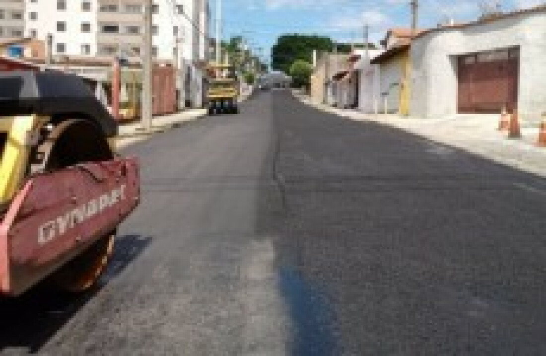 Programa da prefeitura já refez asfalto em dez ruas