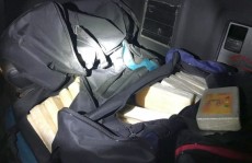 Mais de 450 quilos de cocaína são encontrados em caminhão