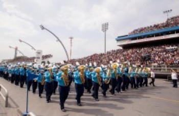 São Paulo realiza desfile