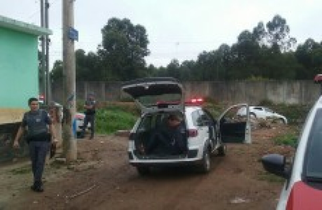 Em 7 horas, dois carros roubados são recuperados pela PM em Mogi