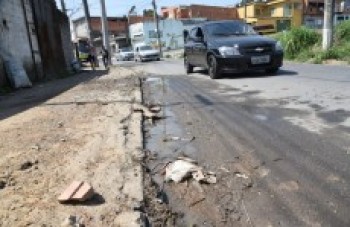 Estrada do Campo Limpo gera dor de cabeça aos moradores