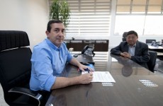 Prefeito viaja à China em busca de investimentos