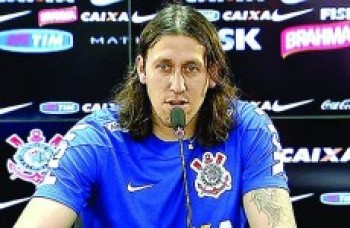 Para Cássio, pressão contra Timão é maior