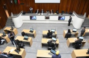 Escolas de áreas rurais irão receber três novos veículos