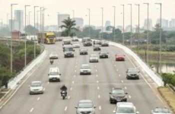 Viaduto na Marginal é reaberto