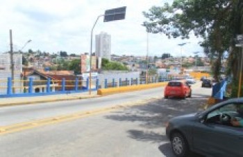 Viadutos e passarelas em Poá terão vistoria