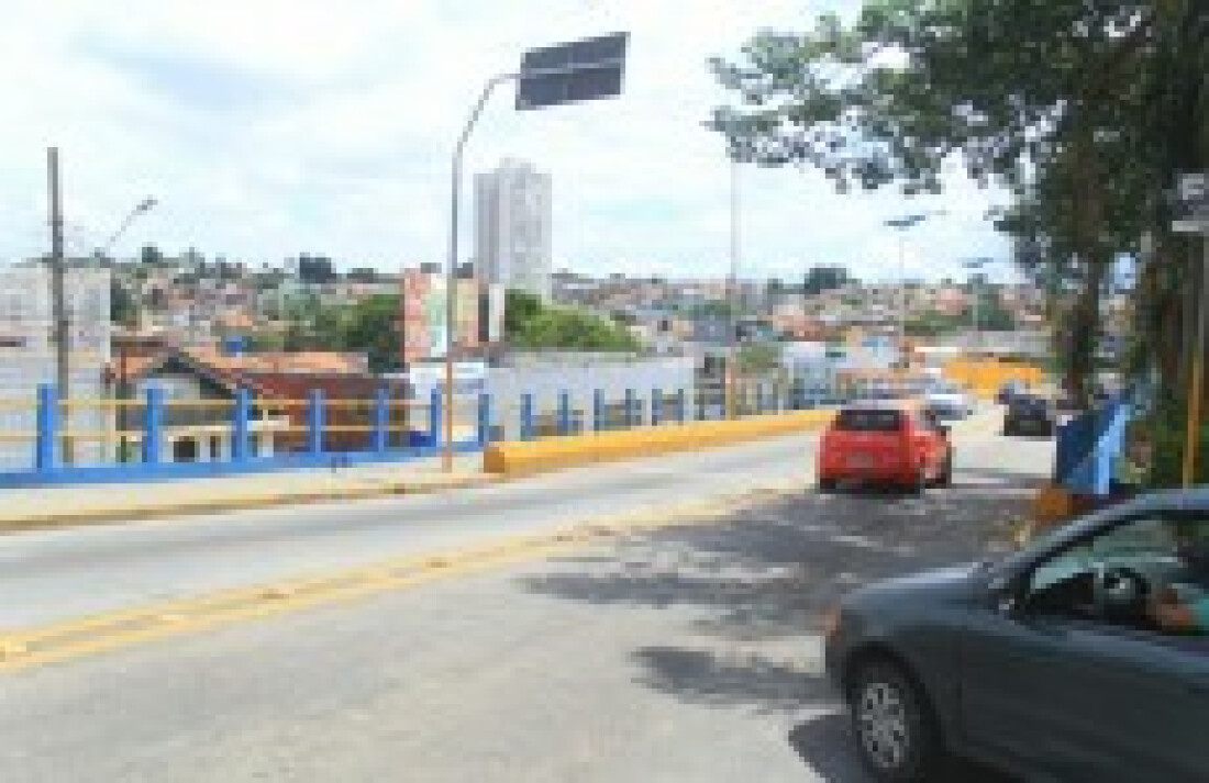 Viadutos e passarelas em Poá terão vistoria