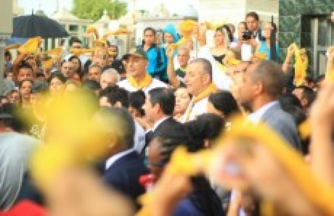 Emoção marca despedida das vítimas em escola de Suzano