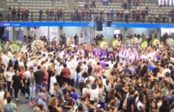 Mais de 15 mil acompanham velório