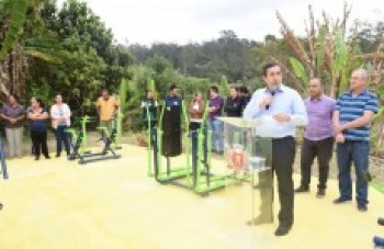 Academia da Terceira Idade é inaugurada no bairro do Itapeti