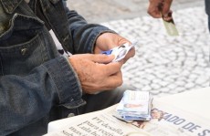 Material impresso continua indispensável nas campanhas