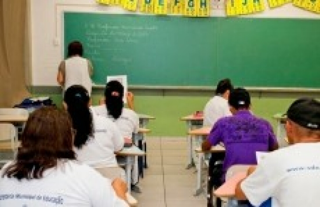 Matrículas para turmas do EJA continuam abertas