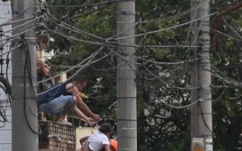 Temporal provoca 12 mortes e espalha pânico por São Paulo