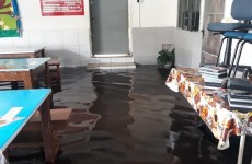 Chuva provoca alagamento na região de Taiaçupeba