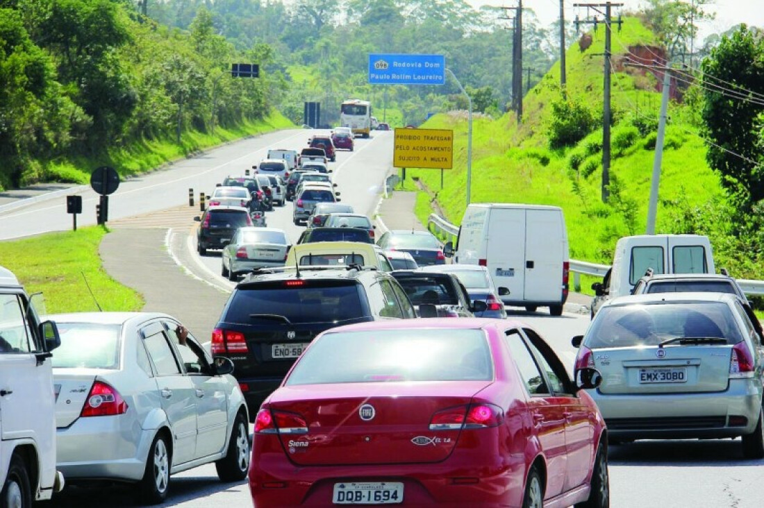 Feriadão teve 13 acidentes nas estradas do Alto Tietê