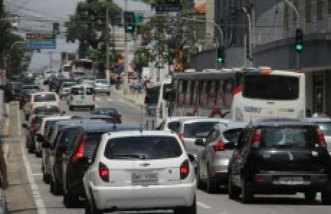 Uber e 99 repensam regularização