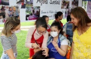 Praça central reúne diversas atividades