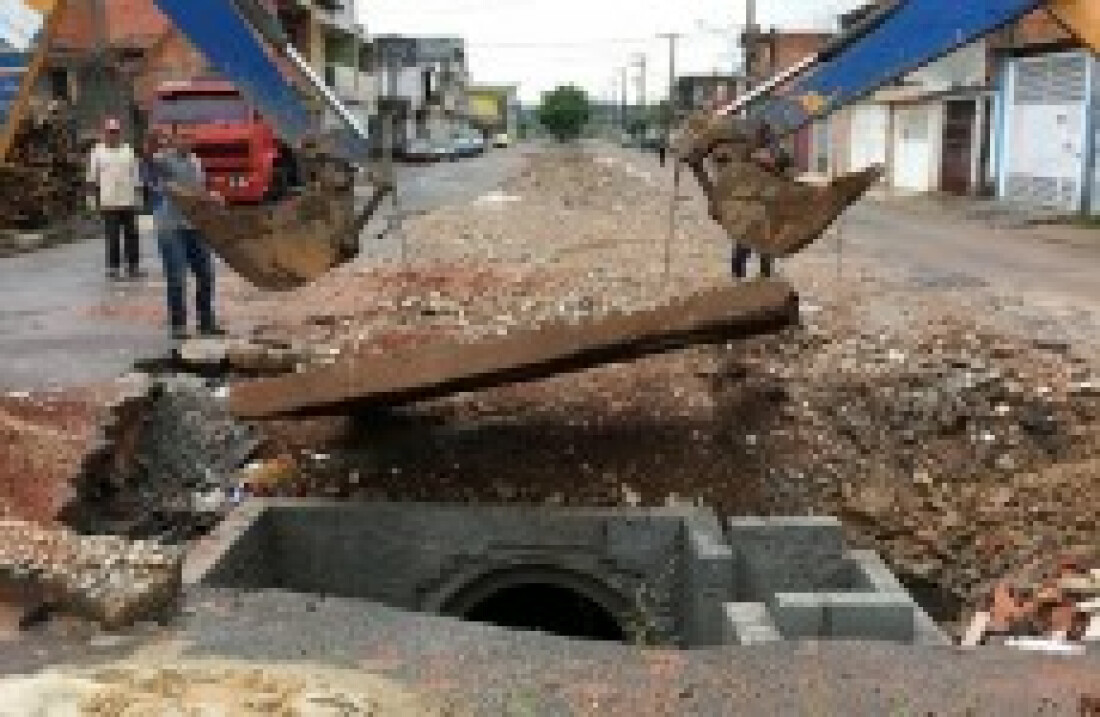 Prefeitura aproveita Carnaval para fazer limpeza nos bairros
