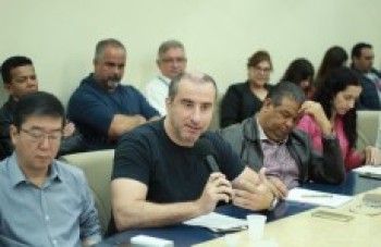 Vereadores querem volta da ex-dirigente de ensino