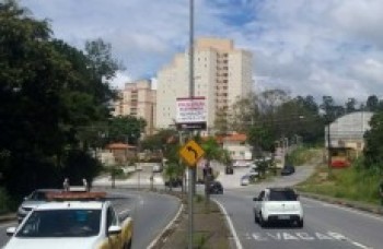 Radar fixo já funciona na avenida Francisco Ribeiro