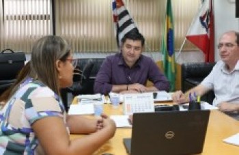 Escola vai receber biblioteca comunitária