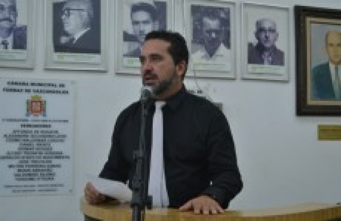 Vereador critica atuação de secretário