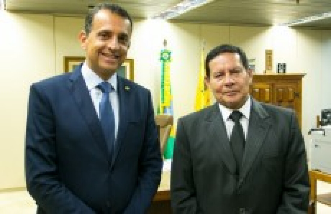 Bertaiolli convida Mourão a visitar Festa do Divino