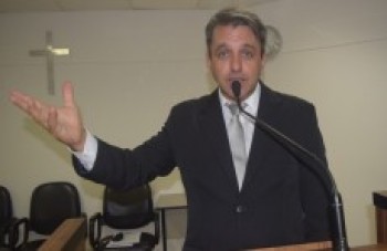 Vereador cobra explicações da prefeitura sobre UPA infantil