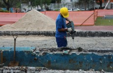 Reforma de praça e construção de pista acabam em dezembro