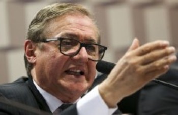 Ministro recua sobre filmagem em escolas