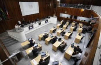 Vereadores prometem fiscalizar empresa de iluminação pública