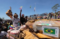 Caminhões com provimentos são queimados na fronteira